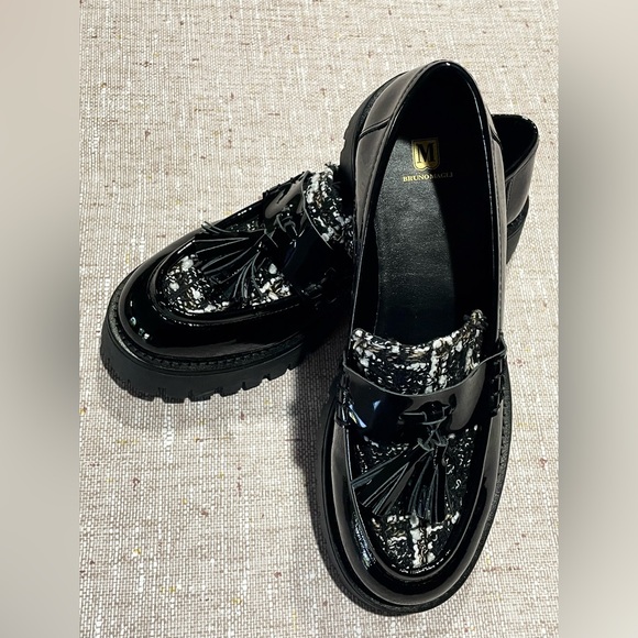 Black Patent Leather Tassel Loafers by Bruno Magli. 
EU 39.5
US 9 - Picture 3 of 16